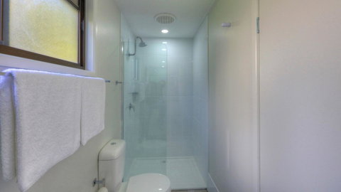 Alex Beach Cabins And Tourist Park - Kawana Tourism 28