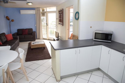 Northpoint Holiday Apartments - Kawana Tourism 22
