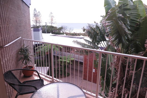 Northpoint Holiday Apartments - Kawana Tourism 9