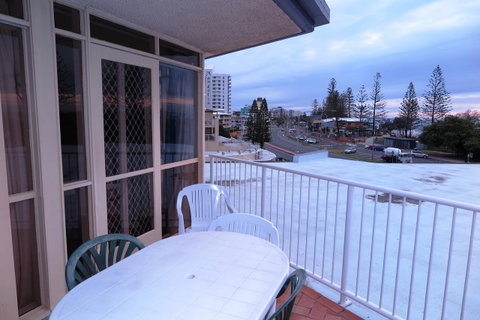 Northpoint Holiday Apartments - Kawana Tourism 13