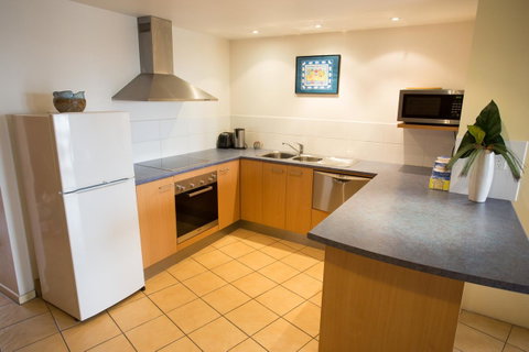 Northpoint Holiday Apartments - Kawana Tourism 6