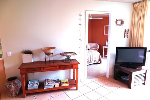 Northpoint Holiday Apartments - Kawana Tourism 16