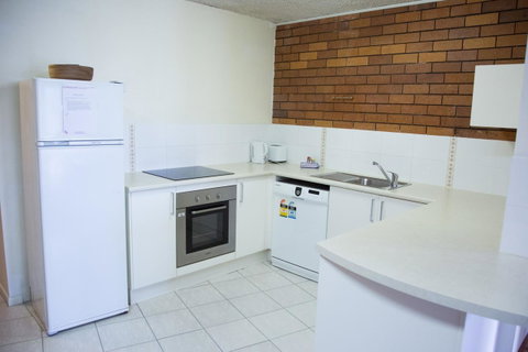Northpoint Holiday Apartments - Kawana Tourism 8