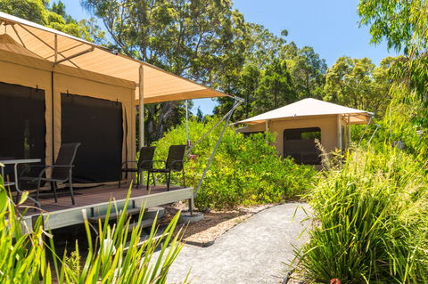 Castaways Moreton Island - Kawana Tourism 1