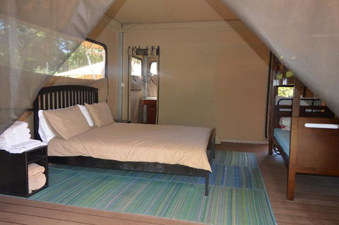 Castaways Moreton Island - Kawana Tourism 5