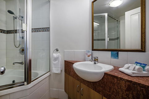 Landmark Resort - Kawana Tourism 39