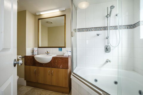 Landmark Resort - Kawana Tourism 20