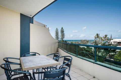 Landmark Resort - Kawana Tourism 6