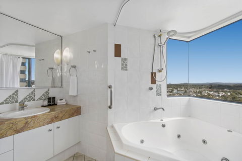 Mantra Mooloolaba Beach - Kawana Tourism 24