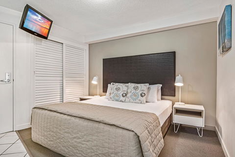 Mantra Mooloolaba Beach - Kawana Tourism 3