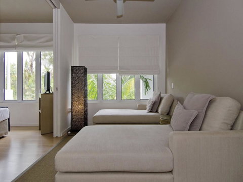 Beach Club Port Douglas Luxury Apartments - Kawana Tourism 11