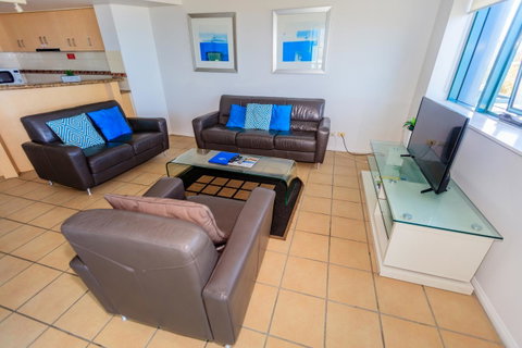 Grand Palais Boolarong Beachside Apartments - Kawana Tourism 21