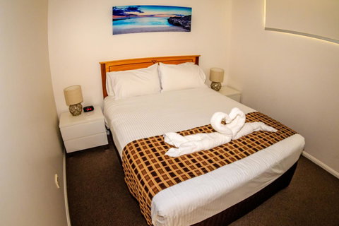 Grand Palais Boolarong Beachside Apartments - Kawana Tourism 18