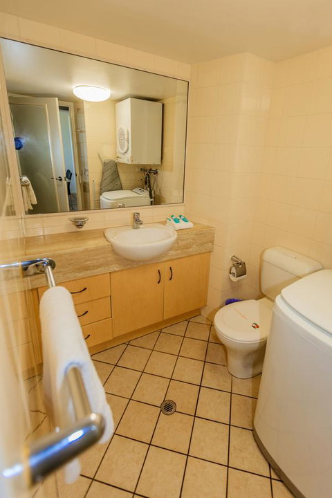 Grand Palais Boolarong Beachside Apartments - Kawana Tourism 34