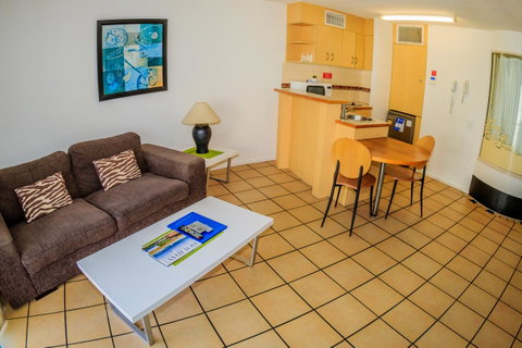 Grand Palais Boolarong Beachside Apartments - Kawana Tourism 15
