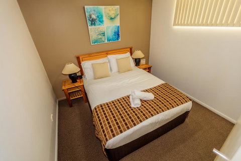 Grand Palais Boolarong Beachside Apartments - Kawana Tourism 13