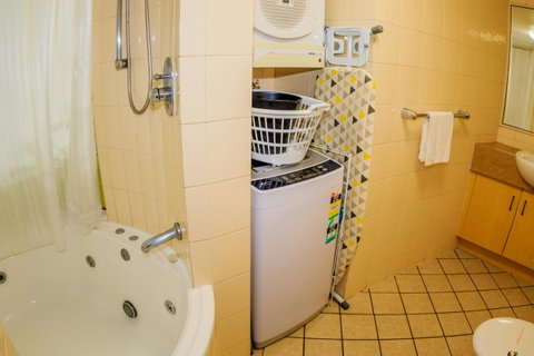Grand Palais Boolarong Beachside Apartments - Kawana Tourism 37