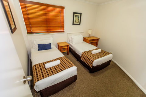 Grand Palais Boolarong Beachside Apartments - Kawana Tourism 28