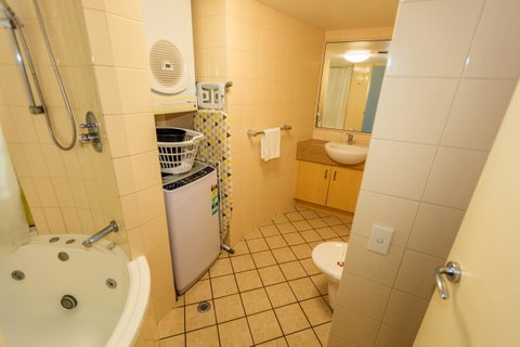 Grand Palais Boolarong Beachside Apartments - Kawana Tourism 12