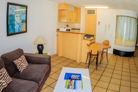 Grand Palais Boolarong Beachside Apartments - Kawana Tourism 38