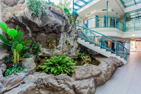 Grand Palais Boolarong Beachside Apartments - Kawana Tourism 40