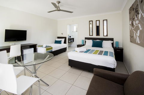 The Beach Motel Hervey Bay - Kawana Tourism 4