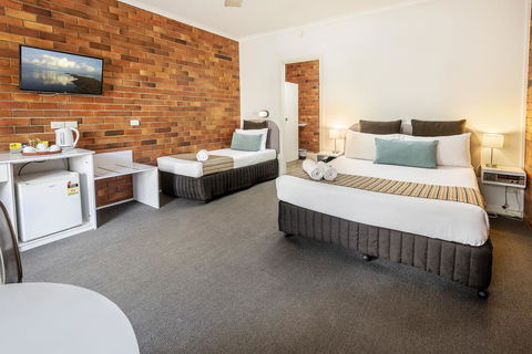 The Beach Motel Hervey Bay - Kawana Tourism 43