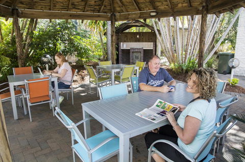The Beach Motel Hervey Bay - Kawana Tourism 11