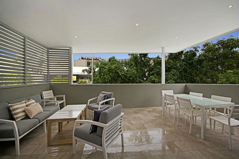 Jacaranda Noosa - Kawana Tourism 23