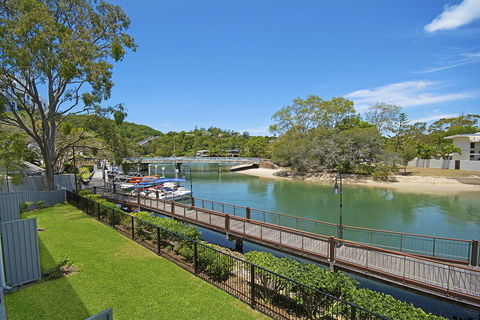 Jacaranda Noosa - Kawana Tourism 11
