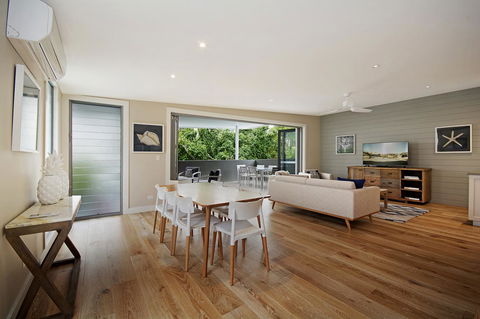 Jacaranda Noosa - Kawana Tourism 21