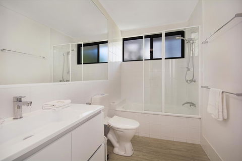 Jacaranda Noosa - Kawana Tourism 30