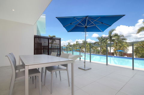 Pool Resort Port Douglas - Kawana Tourism 9