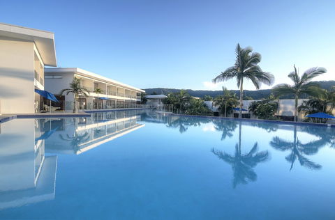 Pool Resort Port Douglas - Kawana Tourism 1