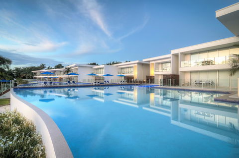 Pool Resort Port Douglas - Kawana Tourism 0