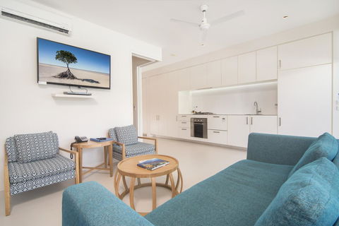 Pool Resort Port Douglas - Kawana Tourism 7