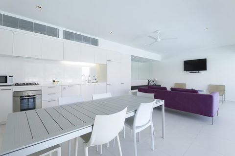 Pool Resort Port Douglas - Kawana Tourism 21