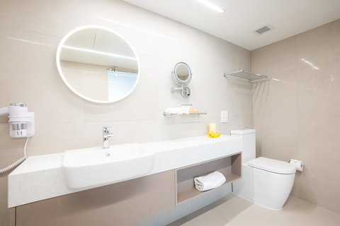 Pacific Hotel Cairns - Kawana Tourism 21