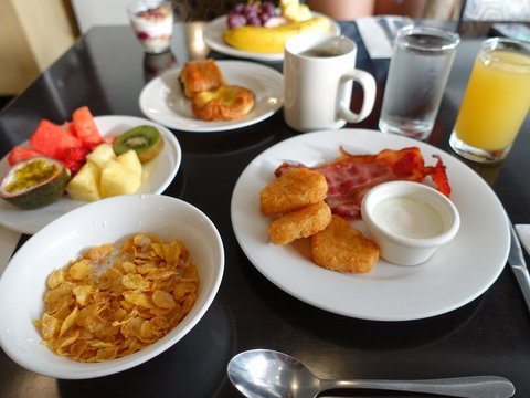 Pacific Hotel Cairns - Kawana Tourism 14