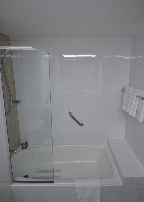 Pacific Hotel Cairns - Kawana Tourism 40