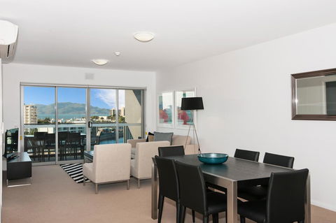 Allure Hotel & Apartments - Kawana Tourism 40