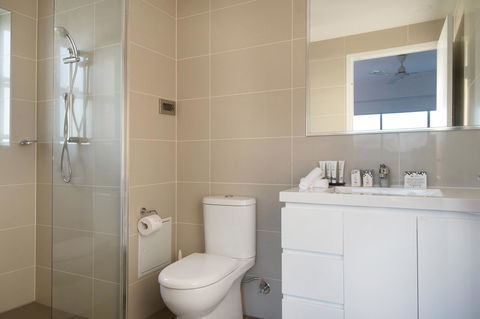 Allure Hotel & Apartments - Kawana Tourism 41