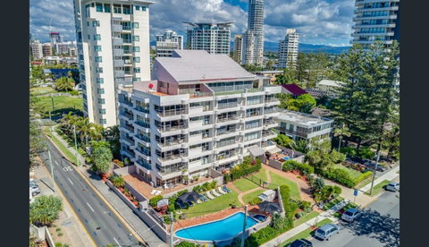 Surfers Chalet - Kawana Tourism 30