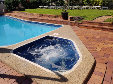 Surfers Chalet - Kawana Tourism 26