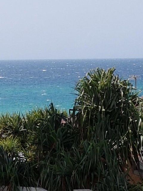 Surfers Chalet - Kawana Tourism 27