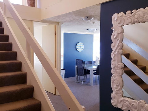 Surfers Chalet - Kawana Tourism 34