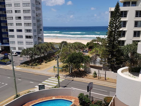 Surfers Chalet - Kawana Tourism 31