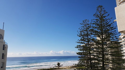 Surfers Chalet - Kawana Tourism 21