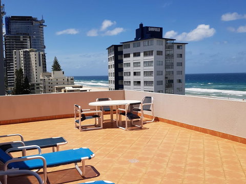 Surfers Chalet - Kawana Tourism 36