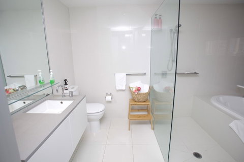 Circle Luxury Holidays - Kawana Tourism 6